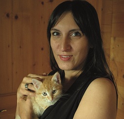 Sonja Schipporeit mit Pflegekater Valentin